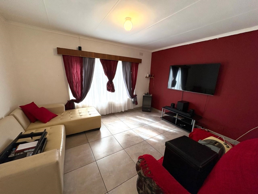 3 Bedroom Property for Sale in Naudeville Free State